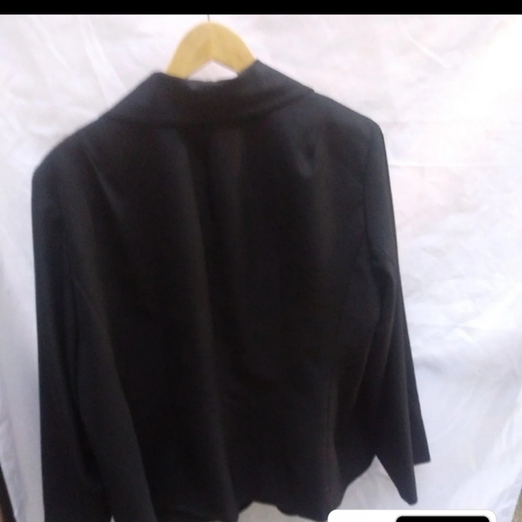 Jones of New York Women Black Blazer - Picture 2 of 3